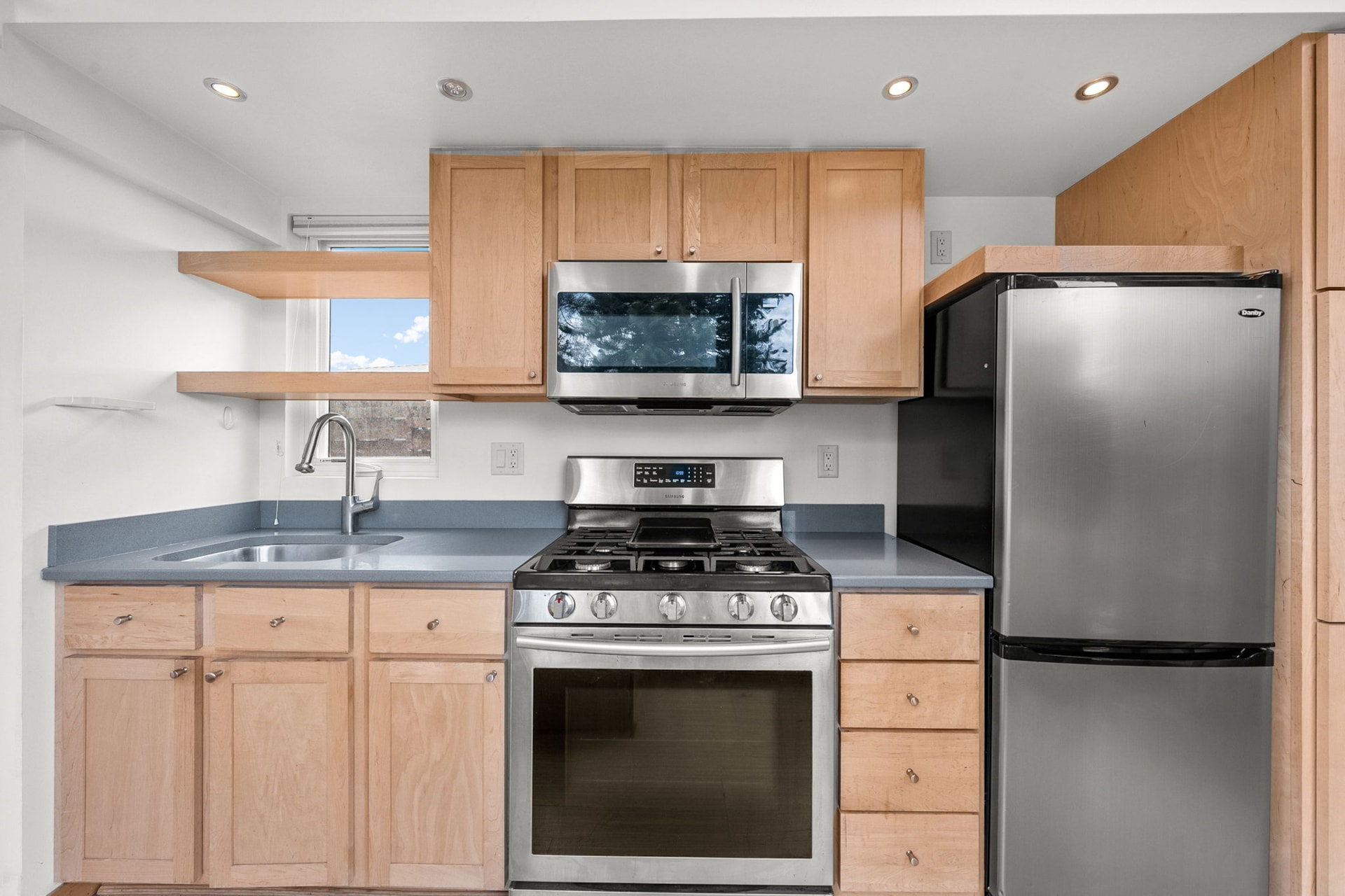 RVIA Certified Tiny Home in Tampa Bay Escape, $15K+ in Recent Upgrades - Image 3 Thumbnail