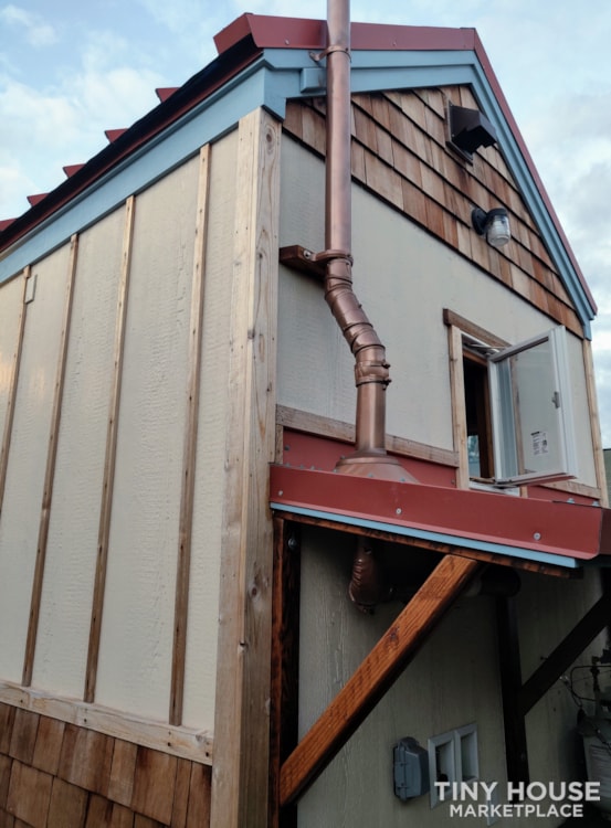 Seahorse tiny house cabin 30' on eagle trailer - Image 2 Thumbnail