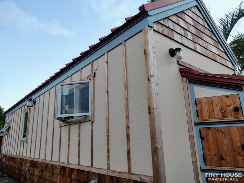 Seahorse tiny house cabin 30' on eagle trailer - Image 3 Thumbnail