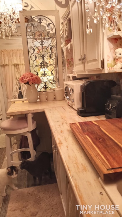Shabby Chic Tiny House - SOLD - Image 4 Thumbnail
