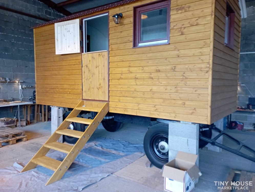 Shepherd Hut Luna by Funky Shepherd Hut Company - Image 2 Thumbnail
