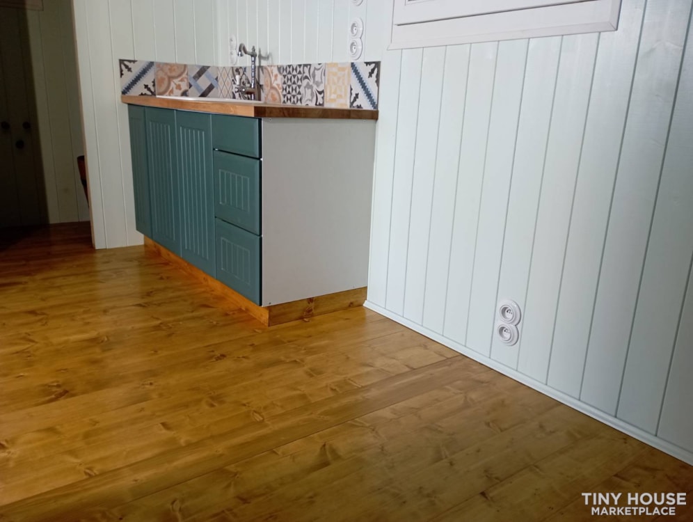 Shepherd Hut Luna by Funky Shepherd Hut Company - Image 3 Thumbnail