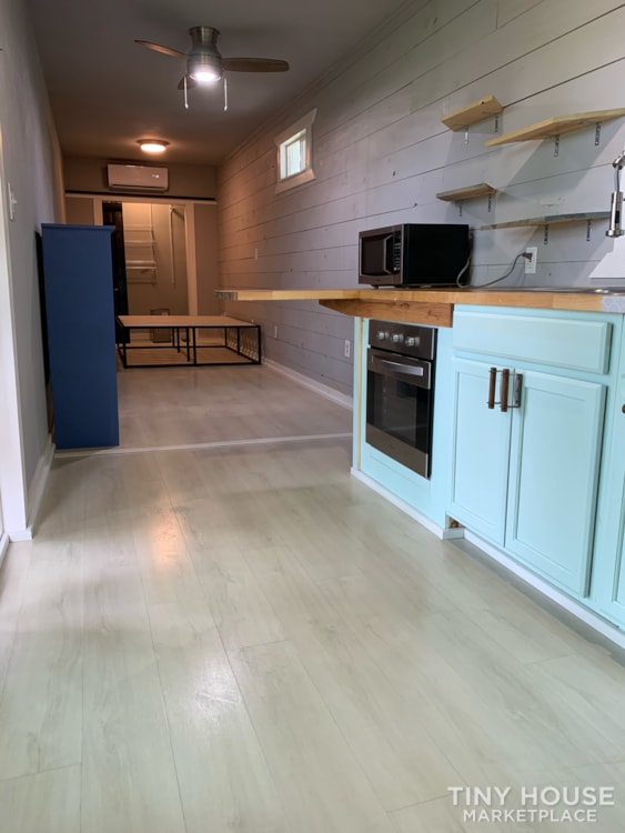 **Motivated to Sell! High Cube Shipping Container Home - Image 3 Thumbnail