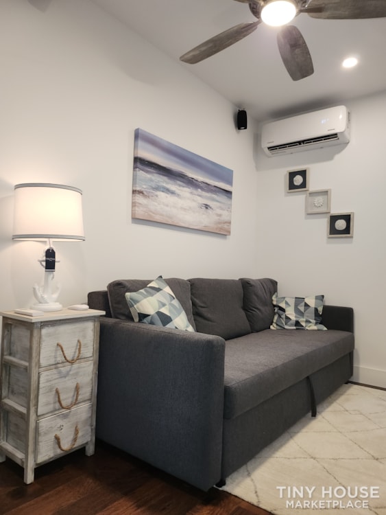 Shipping Container Home - NEWLY CONVERTED, FULLY FURNISHED - Image 4 Thumbnail