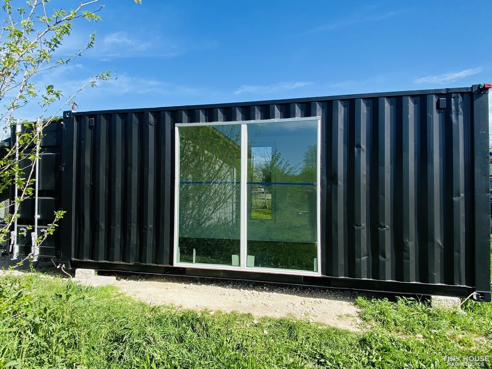 Shipping Container Office 20x8 with Electrical System Ready to use. 