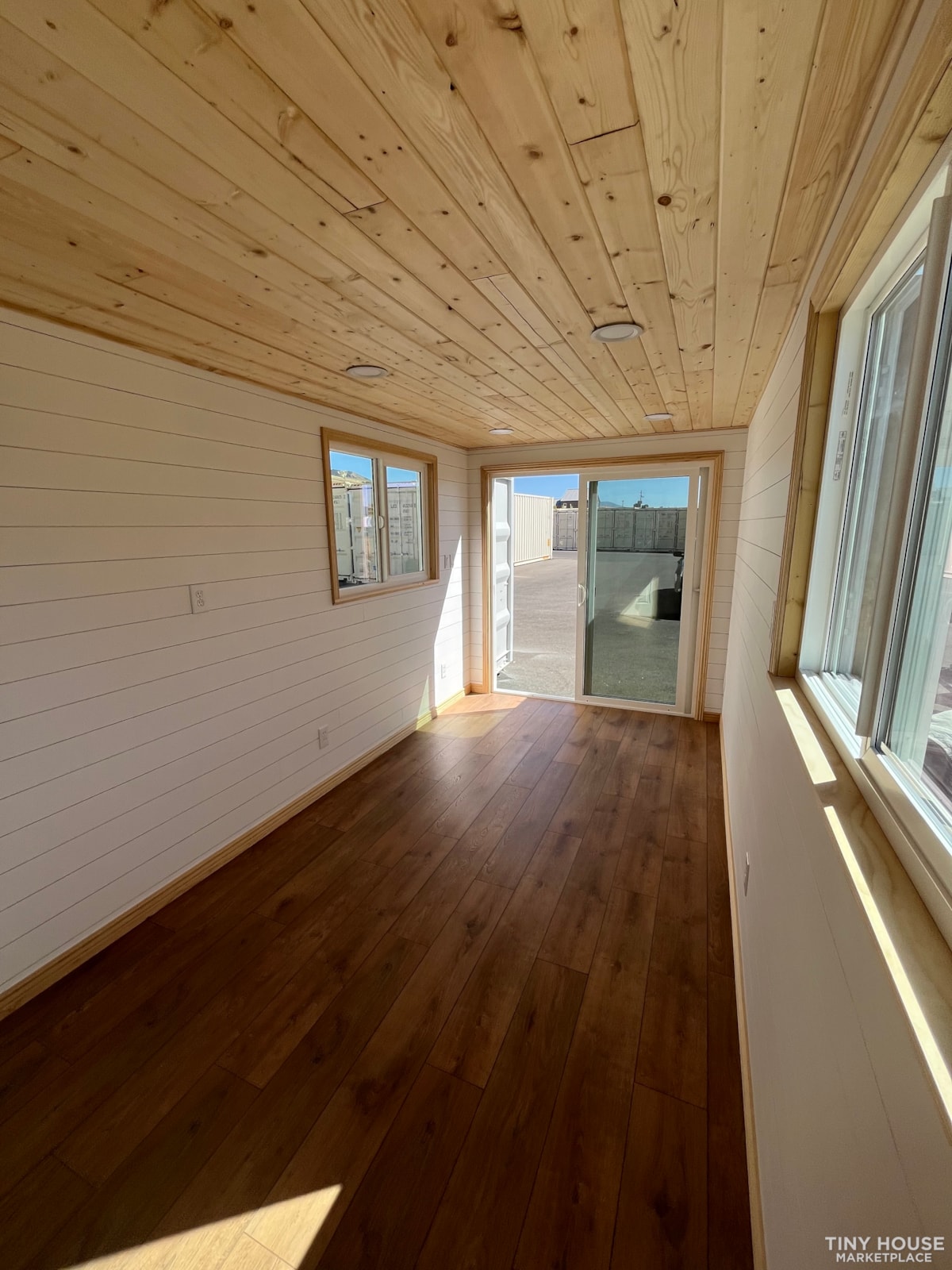 Shipping container office/studio - easily converts to fully functional tiny home - Image 2 Thumbnail