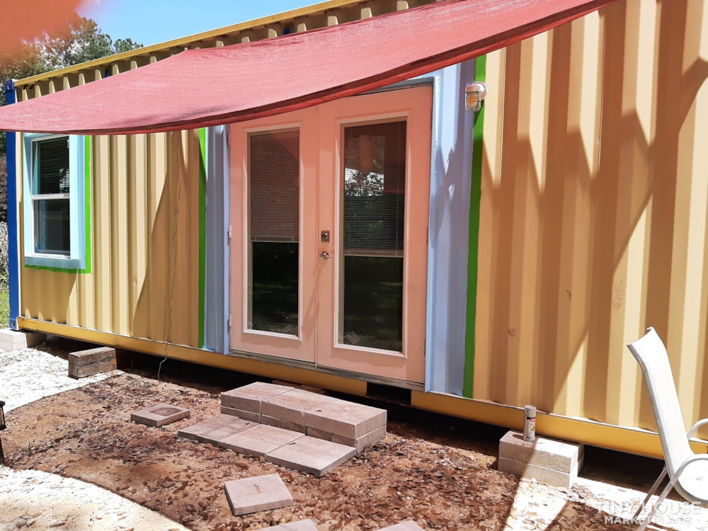 Shipping Container tiny house 40' fully furnished free local delivery in Florida - Image 2 Thumbnail