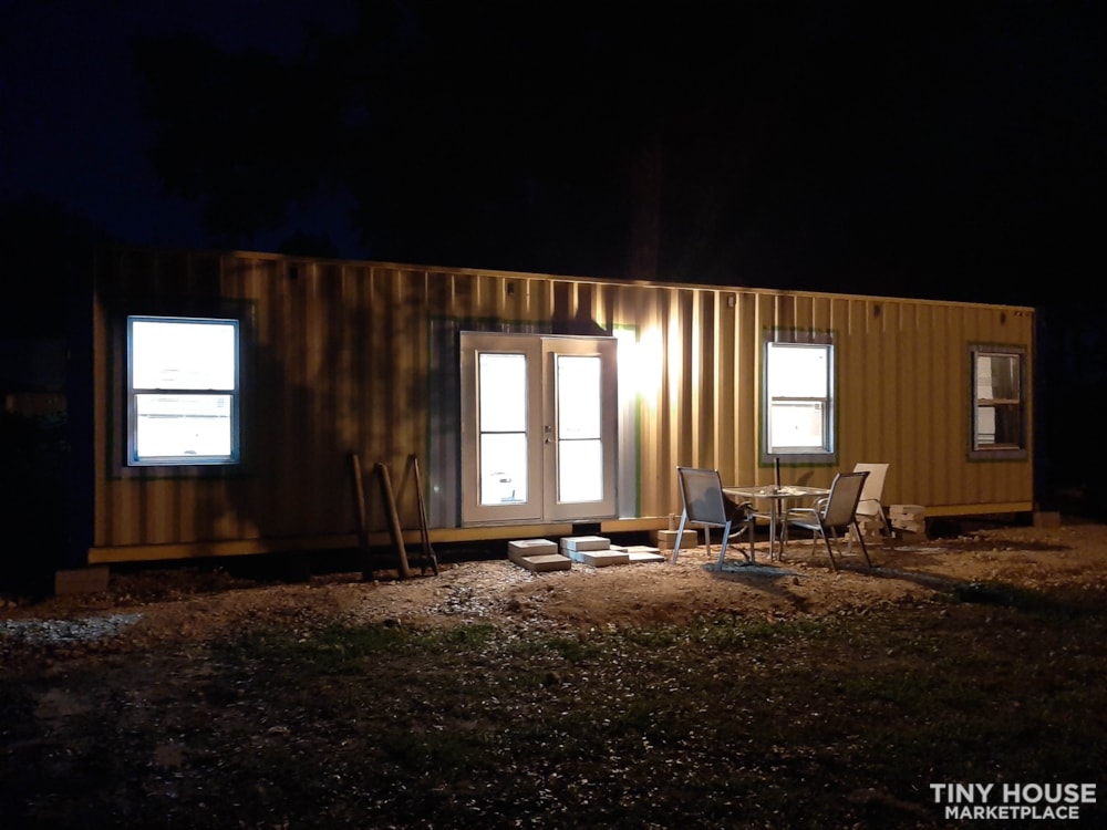 Shipping Container tiny house 40' fully furnished free local delivery in Florida - Image 4 Thumbnail