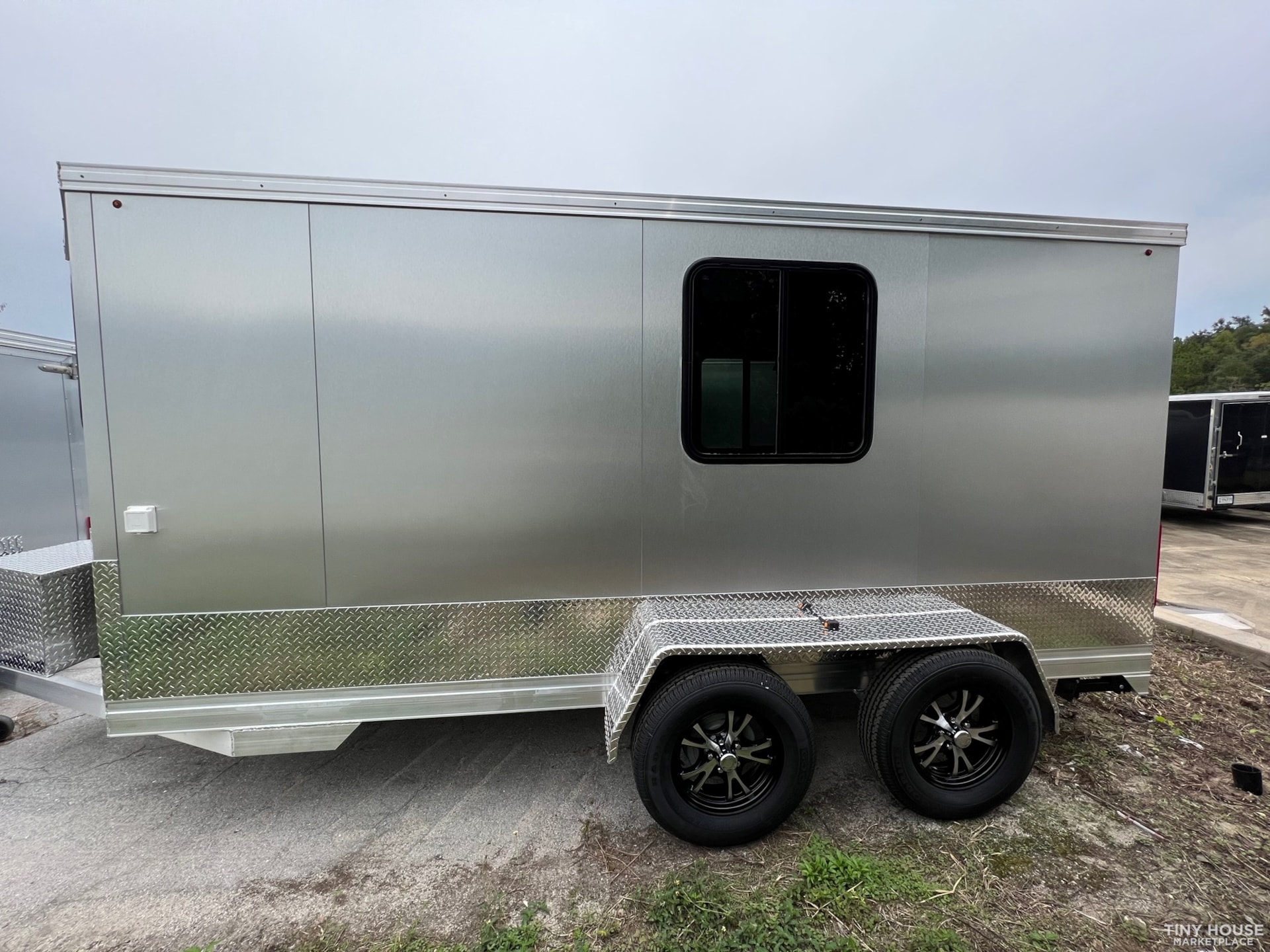 Silver Star Camper Shell - Image 4 Thumbnail