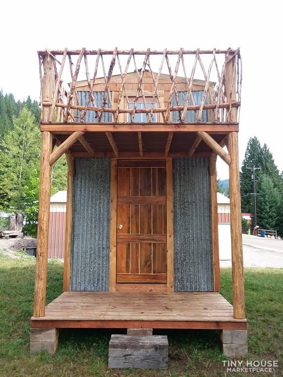 Single loft rocky mountain tiny house on wheels  - Image 3 Thumbnail