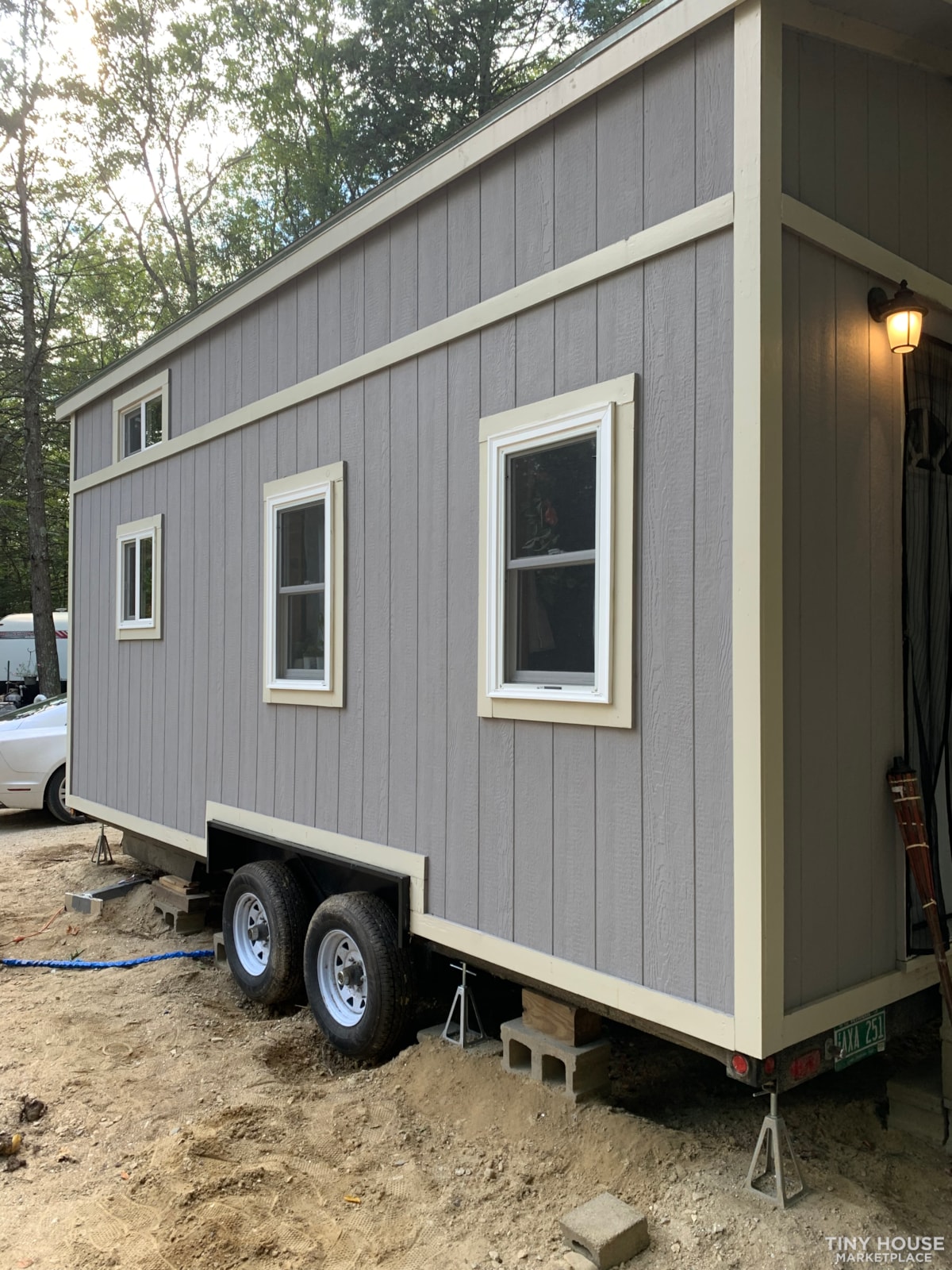 Slightly Purple Pine tiny home - Image 2 Thumbnail