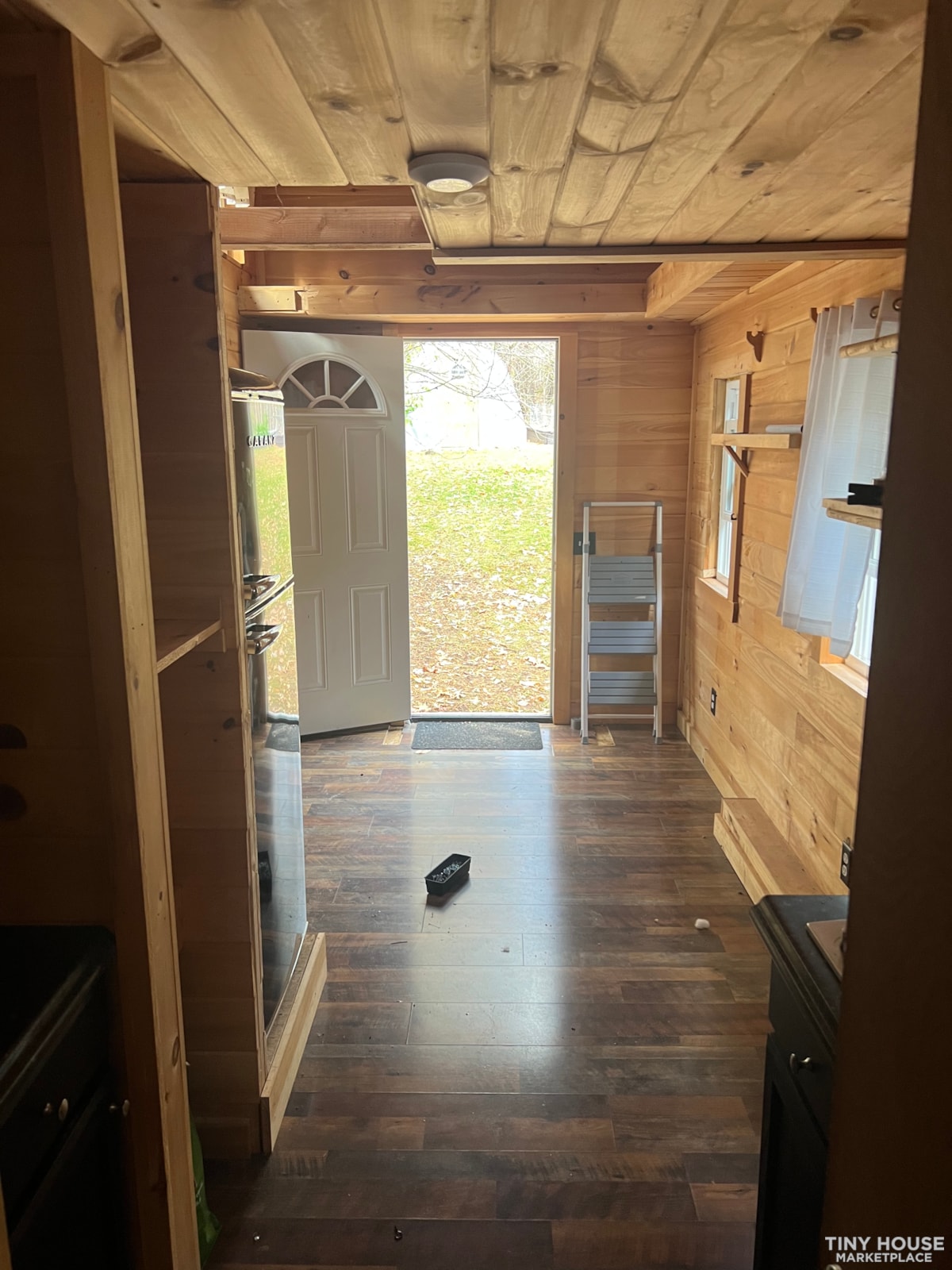 Slightly Purple Pine tiny home - Image 4 Thumbnail