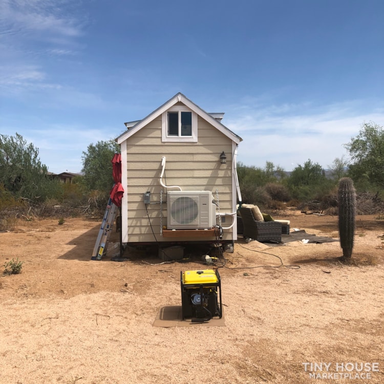 Solar Tiny house with downstairs. Bedroom and 2 lofts - Image 2 Thumbnail