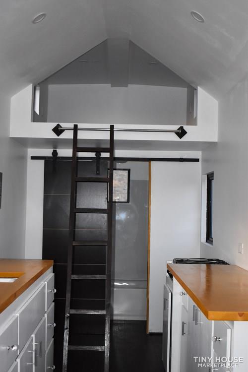 MODERN CONTAINER 290 sq ft TINY HOME ON WHEELS - Image 2 Thumbnail