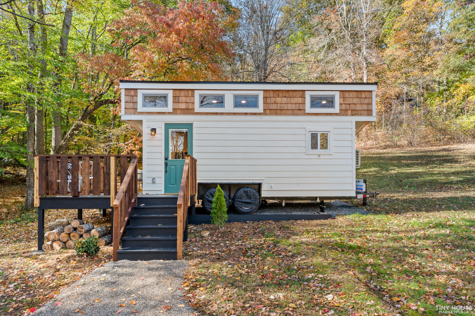 Spacious 20’ New Custom on wheels