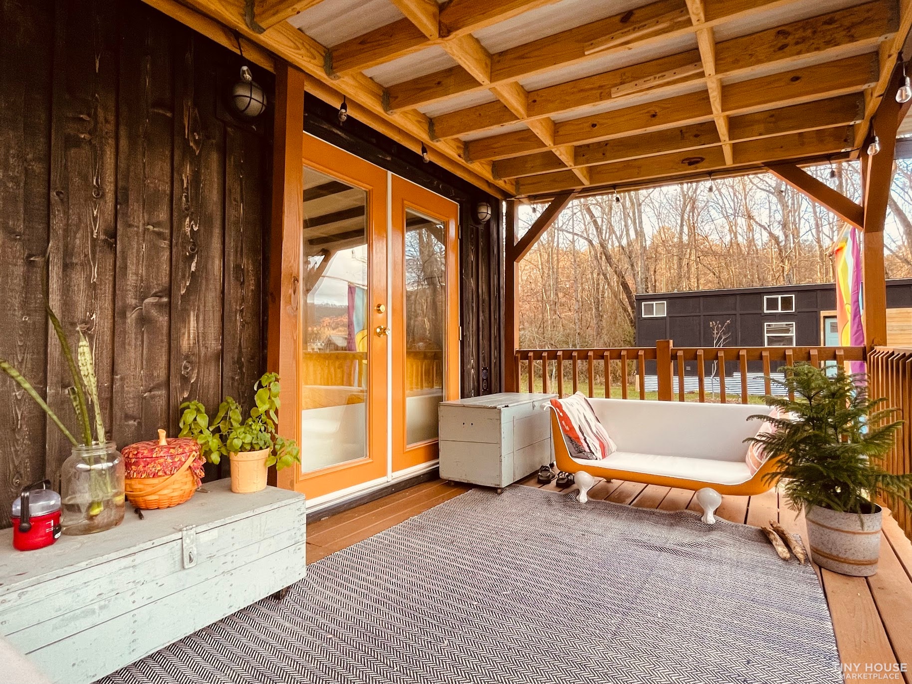 Spacious 3 Bed/1.5 Bath THOW with Deck & Downstairs Bed by Mint in Acony Bell! - Image 4 Thumbnail