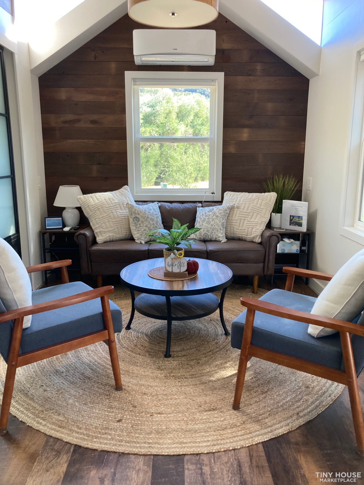 Spacious & Bright - Image 2 Thumbnail
