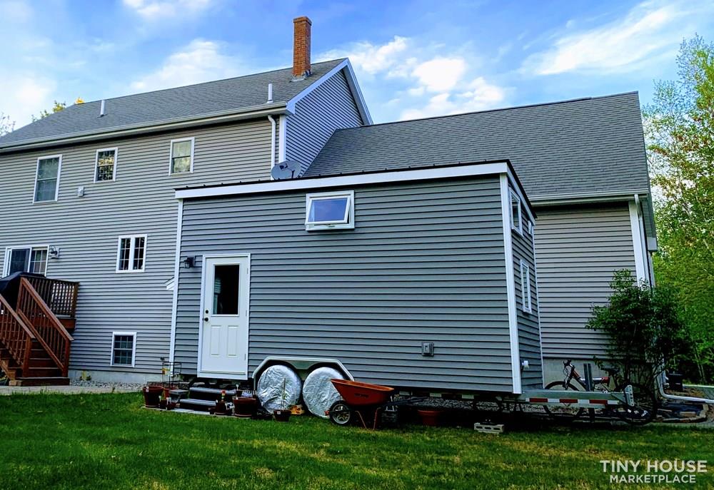 Spacious Minimalist Tiny House on Wheels