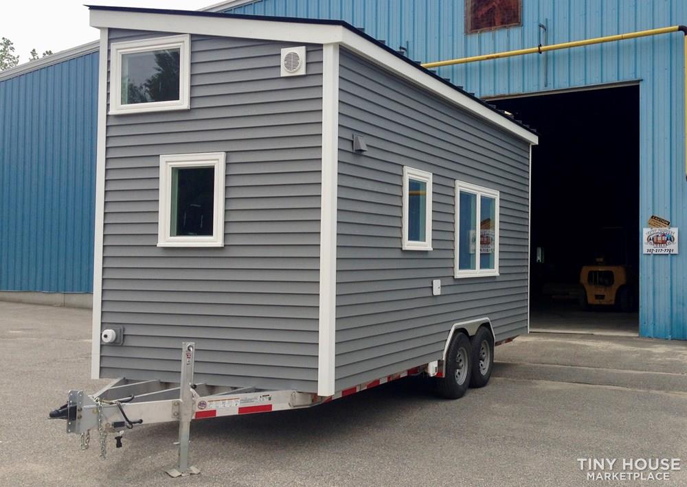 Spacious Minimalist Tiny House on Wheels - Image 4 Thumbnail