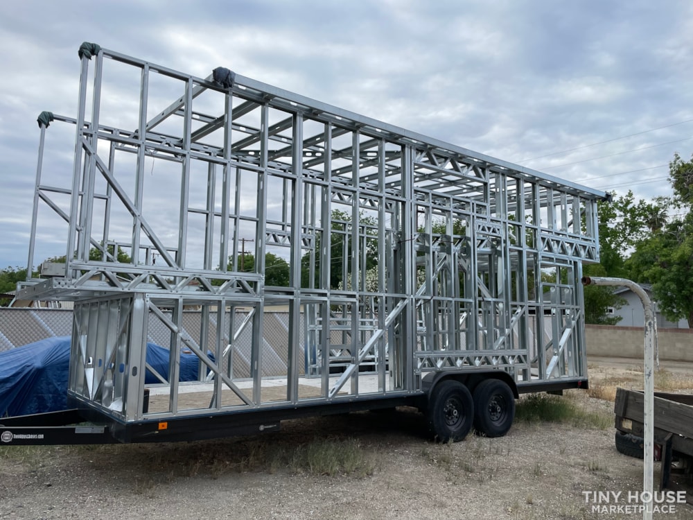 Started project with steel framing already up.  - Image 2 Thumbnail