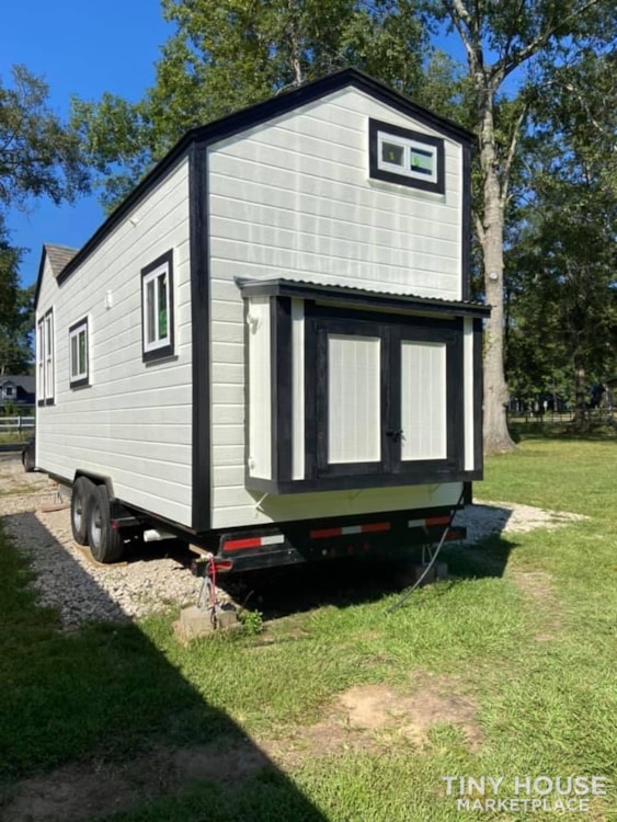 Story Brook Farm House Tiny House - Image 2 Thumbnail