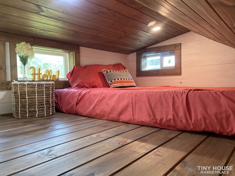 Story Brook Farm House Tiny House - Image 4 Thumbnail