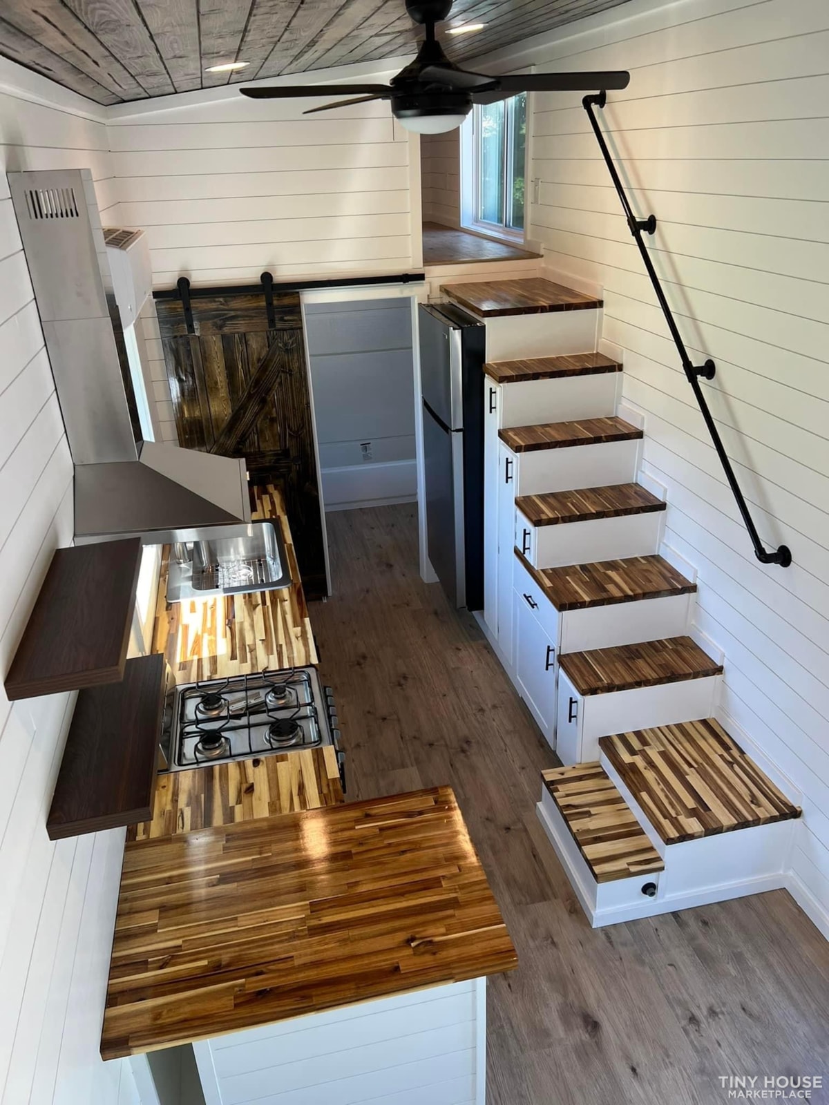 Stunning 30ft with 2x2ft bump outs tiny house  - Image 3 Thumbnail