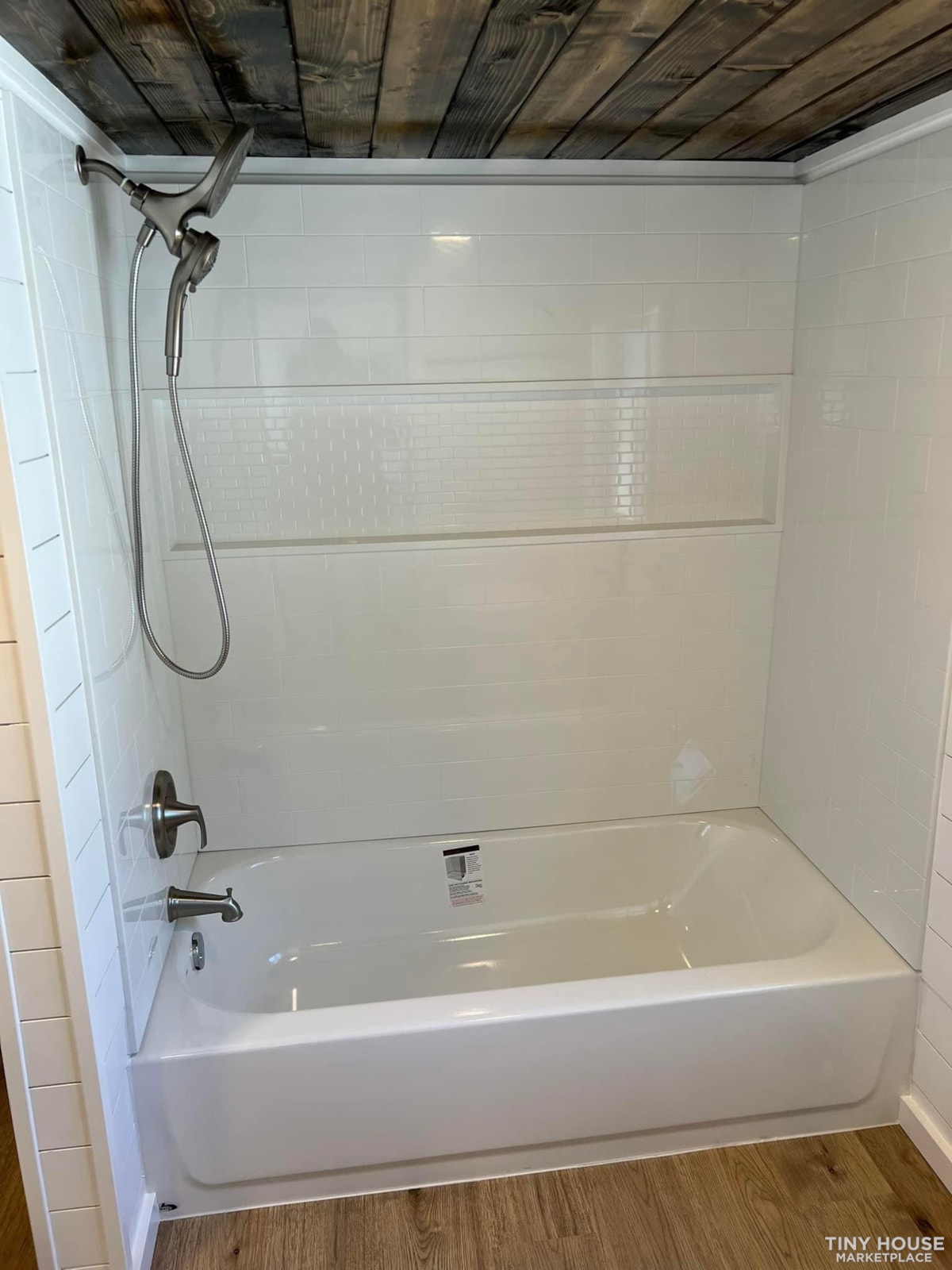 Stunning 30ft with 2x2ft bump outs tiny house  - Image 4 Thumbnail
