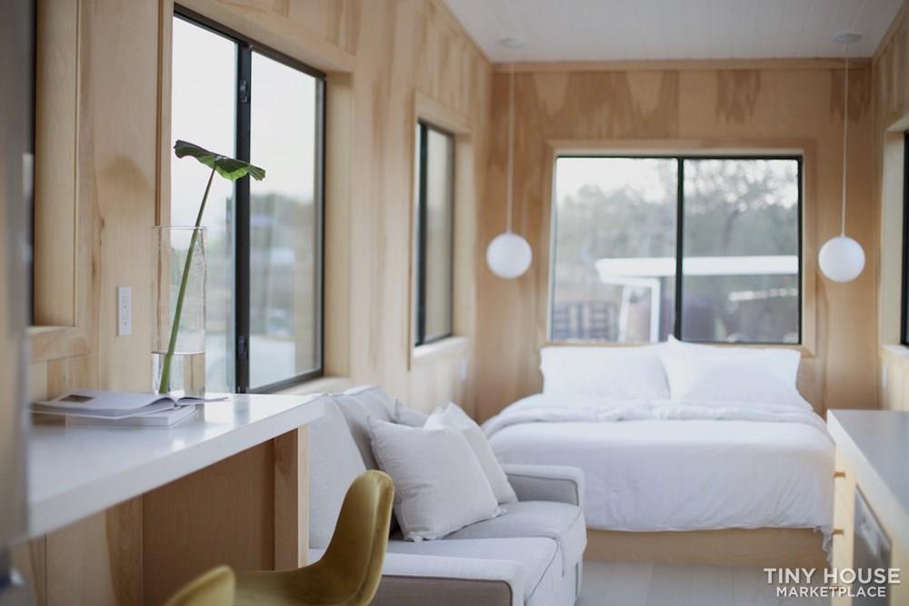 Stunning Modern 32 foot Tiny Home - Image 3 Thumbnail