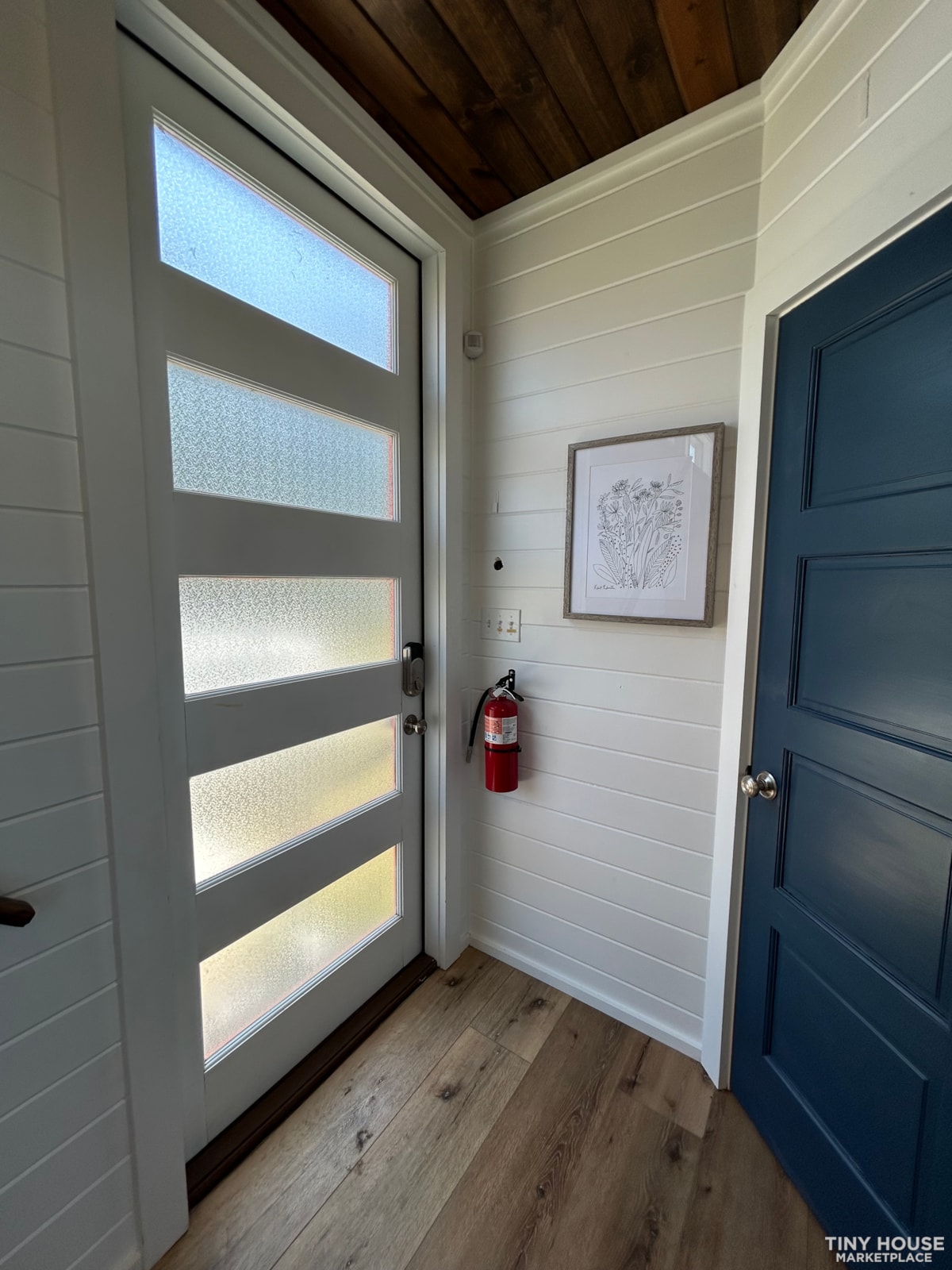 Stunning Noah Certified 24ft Tiny Home! - Image 2 Thumbnail