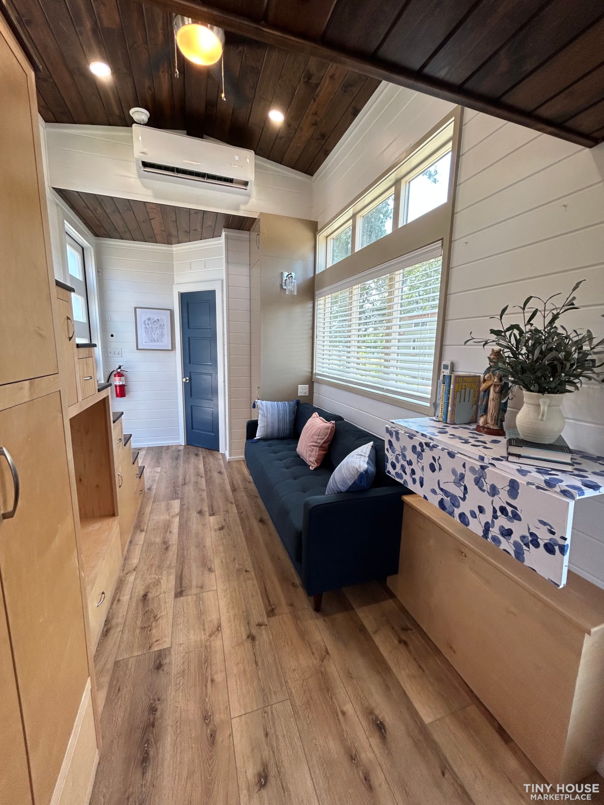 Stunning Noah Certified 24ft Tiny Home! - Image 3 Thumbnail