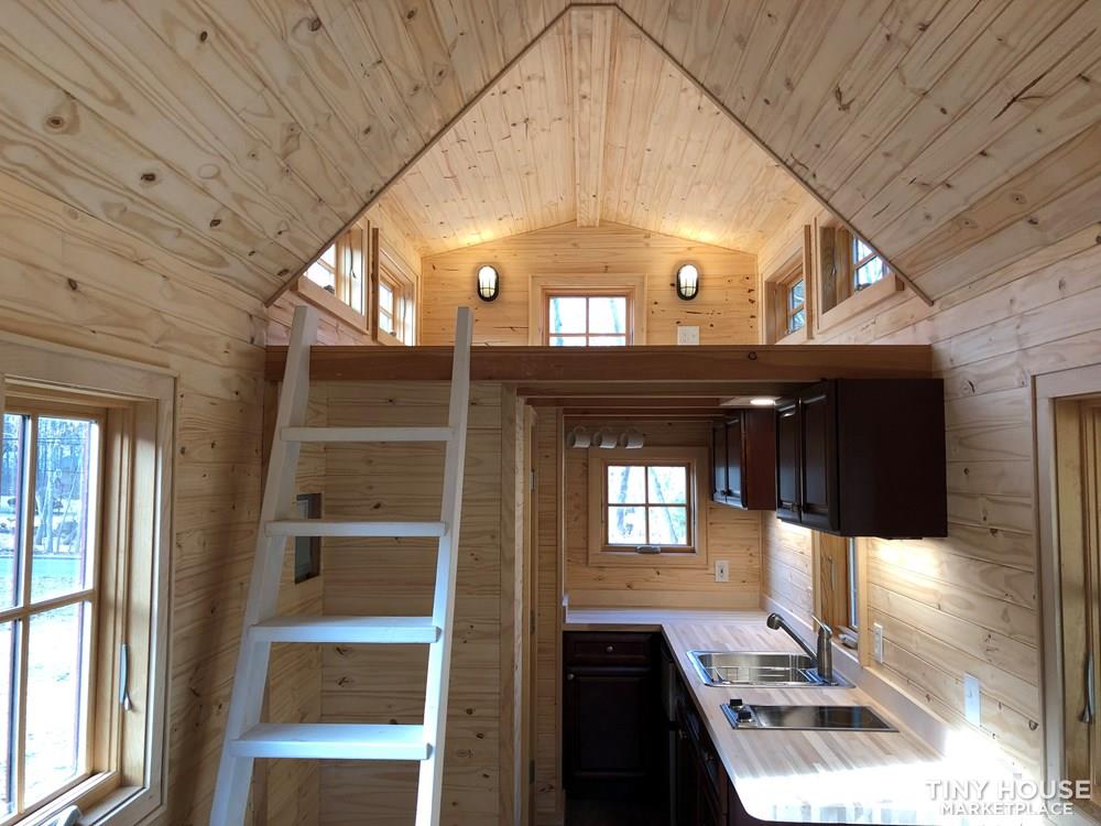 Stunning Professionally Built Brand New Tumbleweed Cypress 20' Overlook - Image 2 Thumbnail