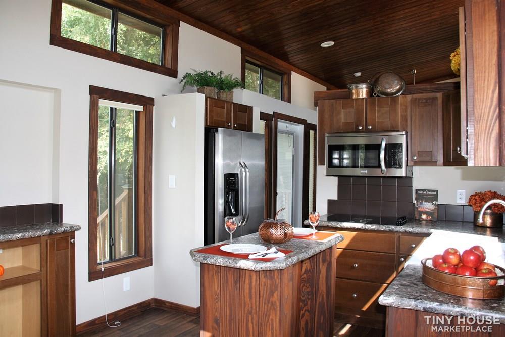 Stunning Rustic Park Model Home w/Carport and Storage at Vintage Grace Texas - Image 4 Thumbnail
