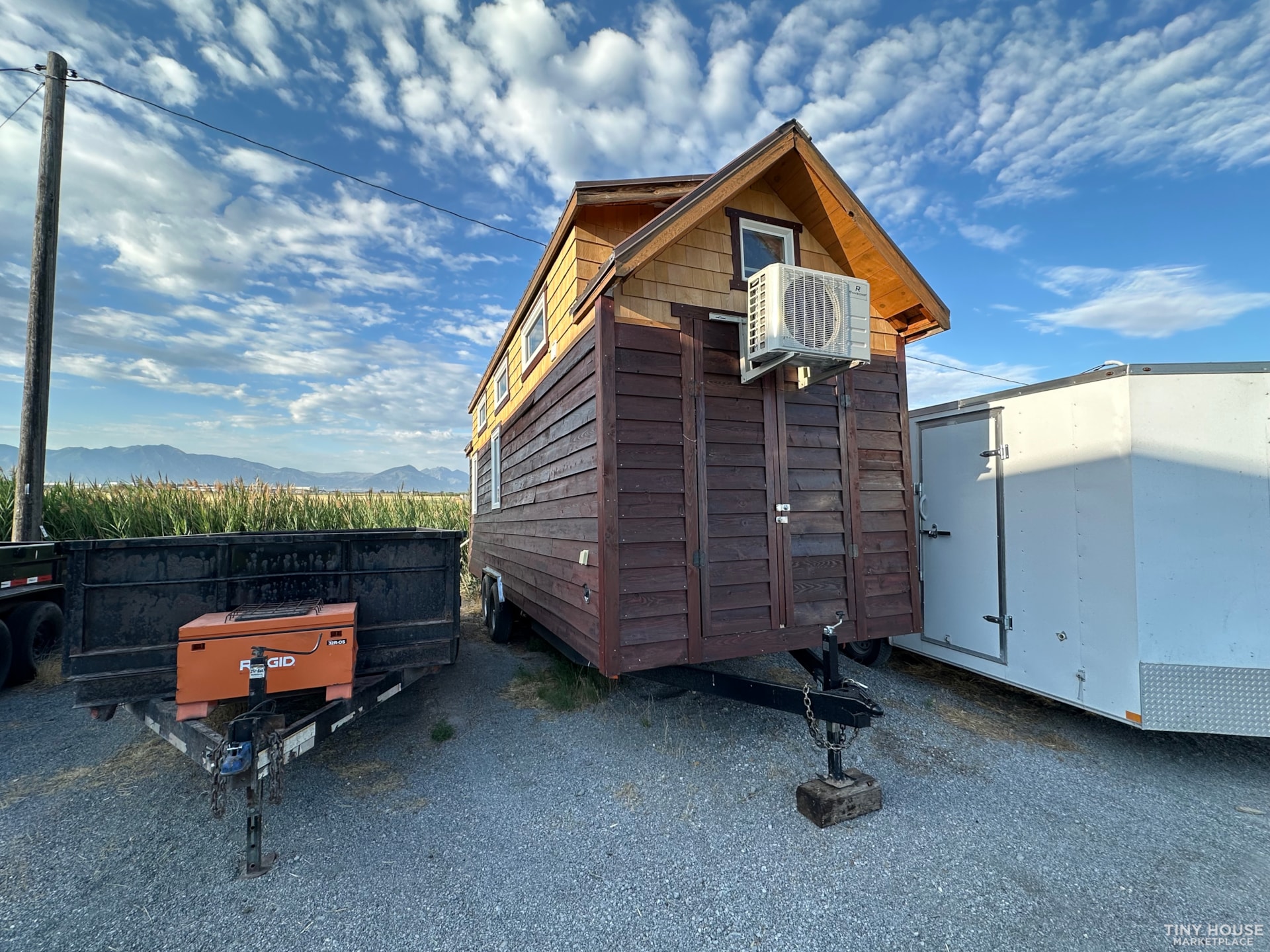 Stylish Custom Tiny House Ready to Go - Image 3 Thumbnail