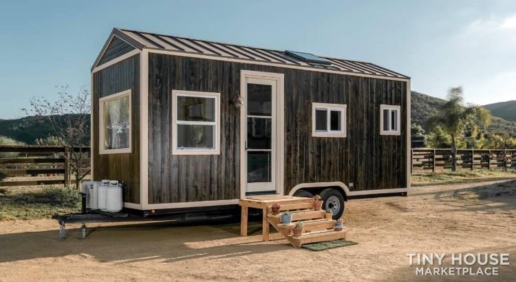 Super Cute New Cottage Tiny Home - Image 2 Thumbnail