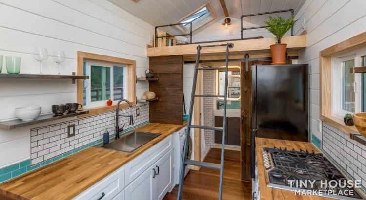 Super Cute New Cottage Tiny Home - Image 3 Thumbnail
