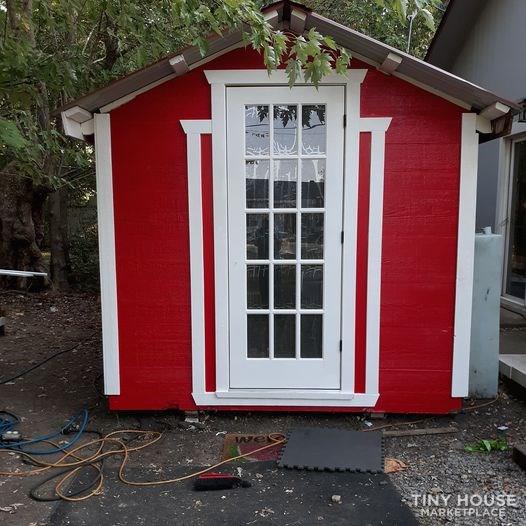 TH on wheels; 80% repurposed material; Fully equipped