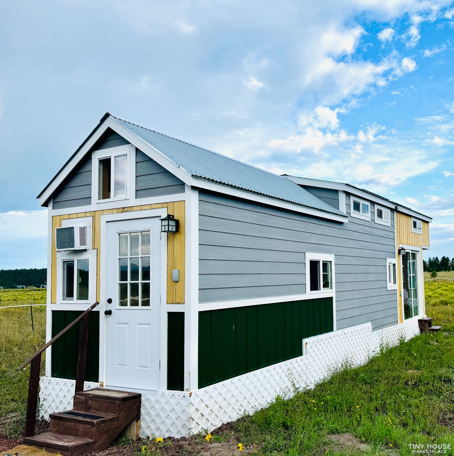 The BeeHive - Sleeps 8+