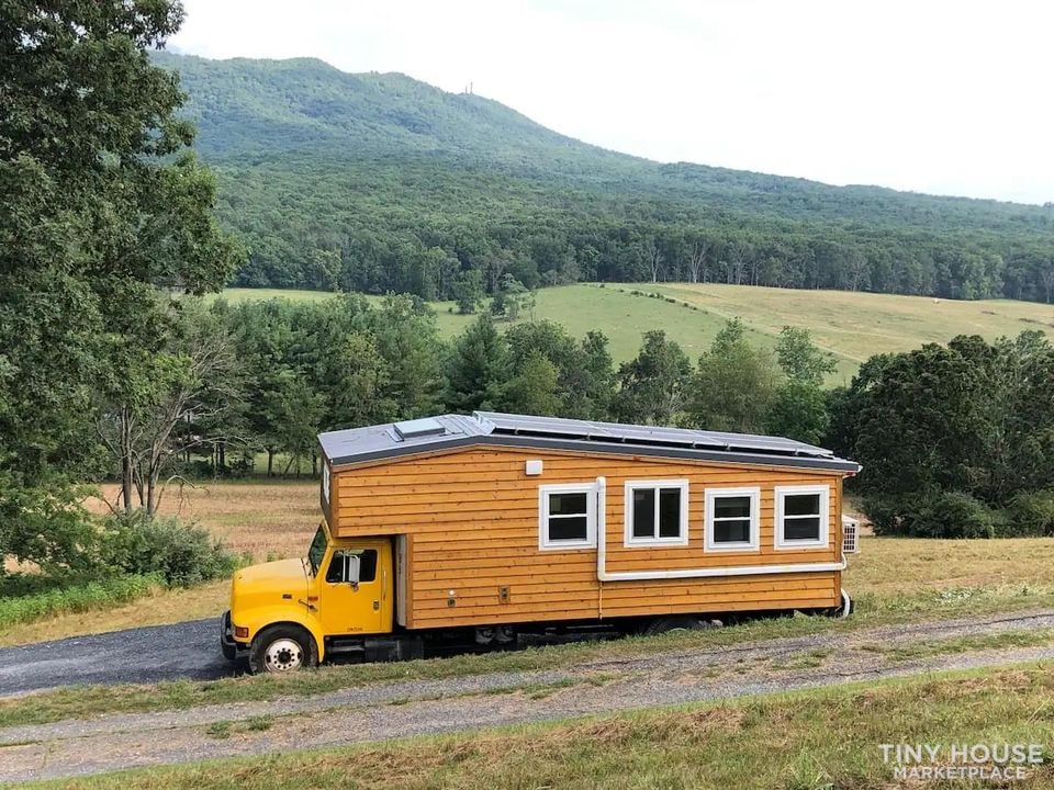 The Big Easy- DRIVABLE Tiny Home with Top-Notch Amenities and Incredible Design! - Image 2 Thumbnail