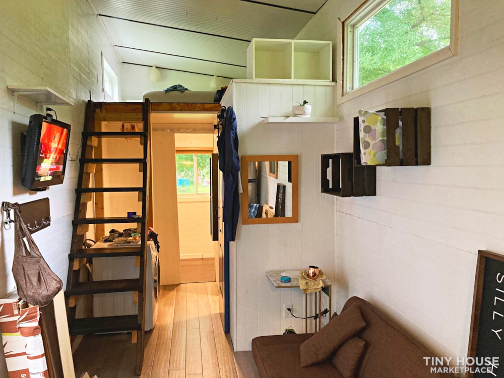 The Camden Classic - 27 Foot Tiny Home - Image 2 Thumbnail