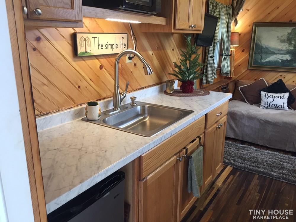 The "Keuka Cutie"...Built with Quality Mennonite Craftsmanship. Fully furnished! - Image 3 Thumbnail