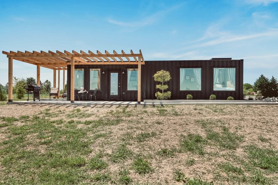 The Meadow: 8x40 Turnkey Luxury Container - Image 1 Thumbnail