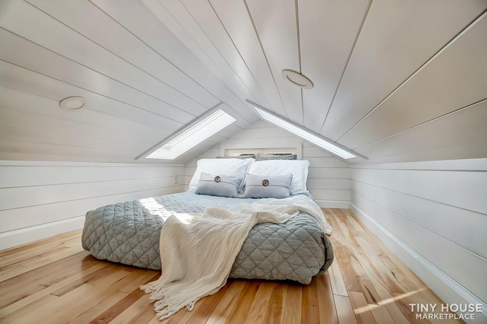 The Rainier Tiny House - Image 4 Thumbnail