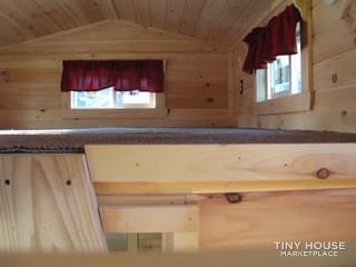 The Royale, a tiny home for all seasons. - Image 4 Thumbnail