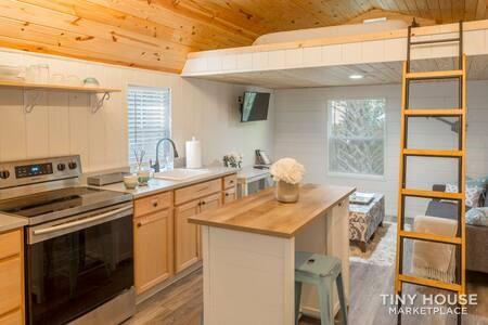 The Tiny Cabin - Image 3 Thumbnail