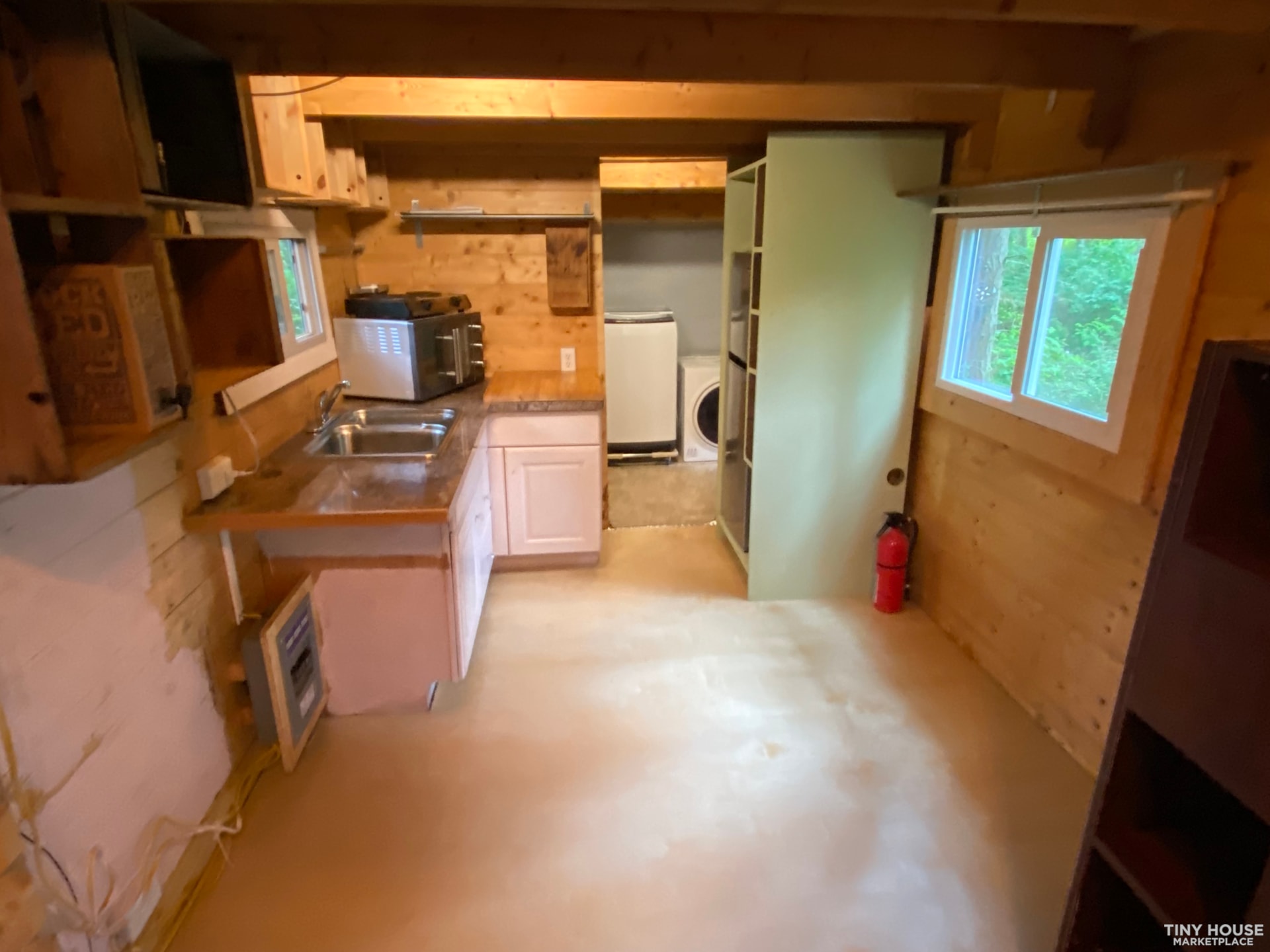 This tiny home could be whatever you make it! - Image 3 Thumbnail