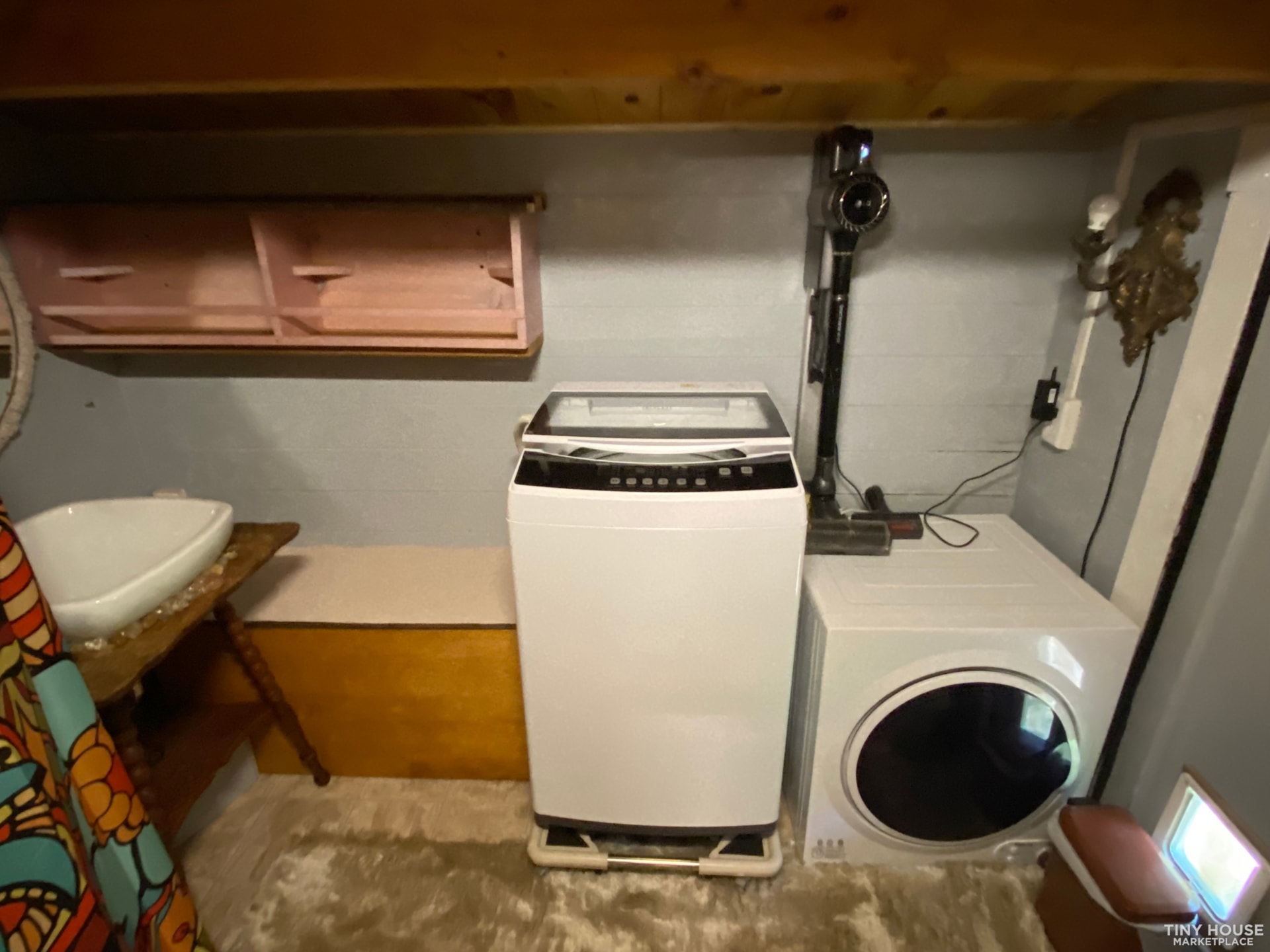 This tiny home could be whatever you make it! - Image 4 Thumbnail