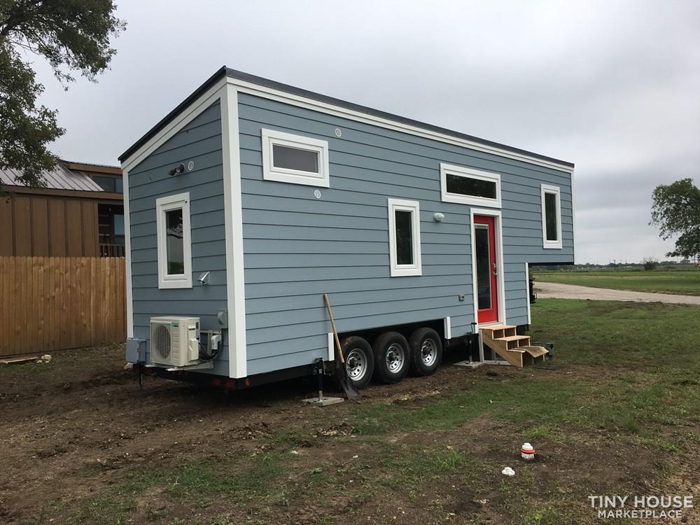 THOW 32’ Gooseneck Custom Built
