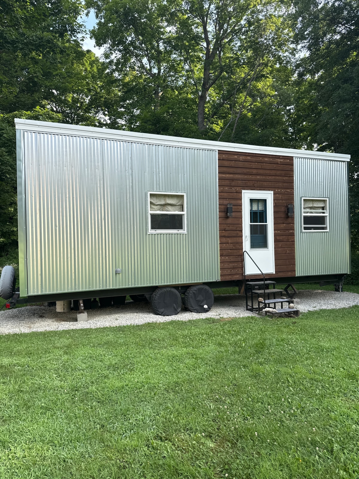 4 season THOW, more than a weekend cabin - Image 1 Thumbnail