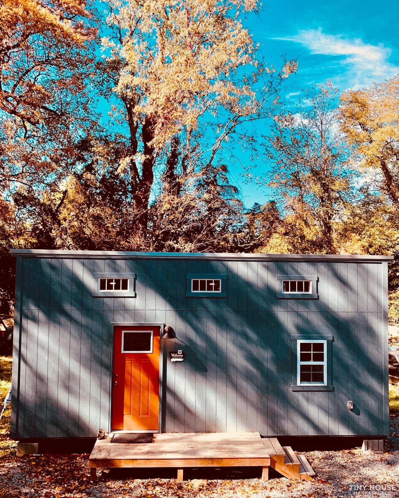 Tiny blue house - Image 1 Thumbnail